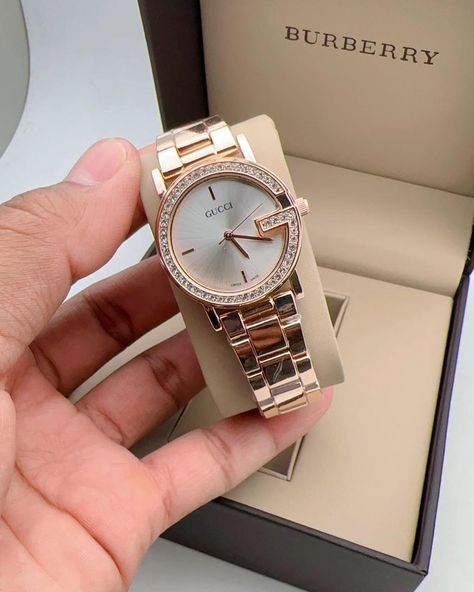 *🌟 GUCCI New Model Updated & Ready to ship today🌟* # Gucci # For Her # Good Quality # Features- All Working ,24 hour Analog, Gorgeous dial, Stainless steel case & High quality battery operated machinery *✨New update with Free Brand Name Box 📦 ✨* Available @Rs-1050/- Free Ship ✅ #watch #watchaddict #watchesofinstagram #watchesforwomen #watchesforher Trendy Watches Women, Gucci Watch Women, Name Boxes, Trendy Watches, Gucci Watch, Watches Women, Battery Operated, New Model, Stainless Steel Case