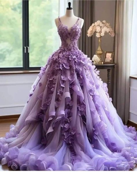 Ball Gowns Fantasy, Lilac Prom Dresses, Purple Wedding Dress, Pretty Quinceanera Dresses, Purple Prom Dress, Fantasy Dresses, Theme Dress, Princess Ball Gowns, Prom Dress Inspiration