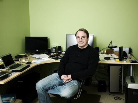 Linus Torvalds (1969-), Finnish. Developed the Linux kernel and the git version control system. Linus Torvalds, Build Your Own Computer, Samsung Laptop, Computer Shop, Linux Kernel, Computer History, Computer Engineering, Technology Wallpaper, Here's The Thing