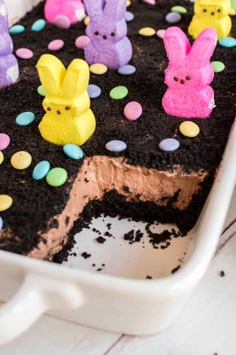 Easter Dirt Cake Recipe - Shugary Sweets Easter Dirt Cake Recipe, Dirt Cake Recipe, Easter Dirt Cake, Dirt Cake Recipes, Easter Deserts, Chocolate Pudding Desserts, Easter Party Food, Resipi Kek, Easter Dishes