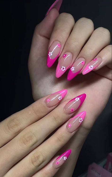 French Tip Pink, Pink Almond Nails, Diy Nails Easy, Pink Flower Nails, Glitter French Nails, Kylie Nails, Mickey Nails, Magic Nails, Hot Pink Nails