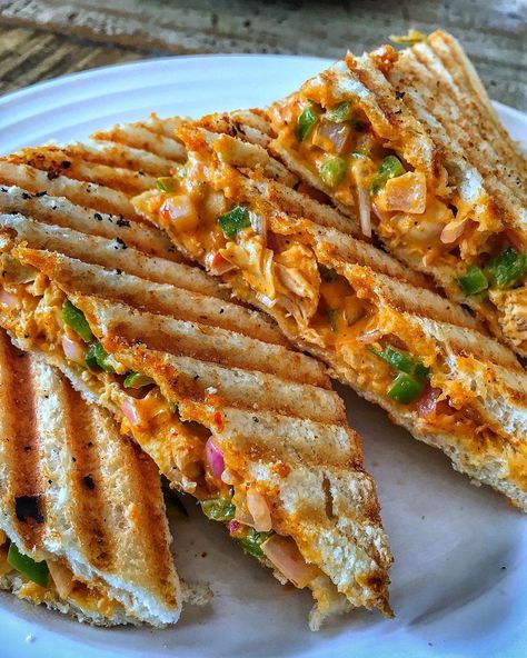 🧿Abhay Thakur on Instagram: “Grilled chicken tikka sandwich - breakfast done right!!!! Mwahaha... What are you having?! . . ⬇️ Tag a friend!!! ⬇️ I go through every…” Best Food On The Grill, Aesthetic Chicken Sandwich, Grilled Sandwich Aesthetic, Chicken Sandwich Aesthetic, Desi Sandwich, Grill Aesthetics, Grill Chicken Sandwich, Sandwich Recipes Chicken, Sandwiches Aesthetic