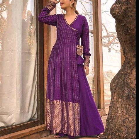 Long gown idea Anarkali Design, Long Party Dresses, Bandhani Dress, Long Gown Design, Anarkali Dress Pattern, Long Frock, Designer Kurti Patterns, Long Dress Design, Kurti Designs Party Wear