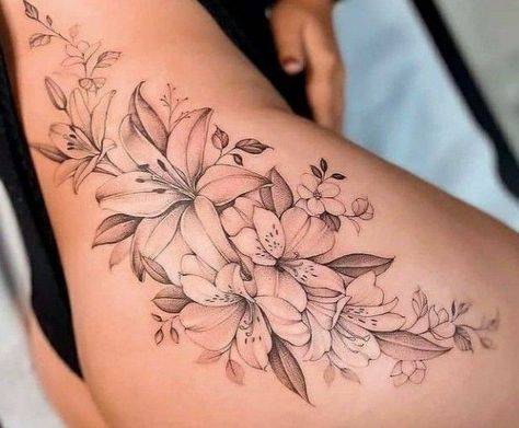 Lotus Hip Tattoos Women, Lily Hip Tattoos Women, Lily Thigh Tattoo, Tattoo Woman Aesthetic, Lily Hip Tattoo, Tattoo Woman Back, Side Thigh Tattoos Women Simple, Floral Thigh Tattoos Women, Floral Hip Tattoo