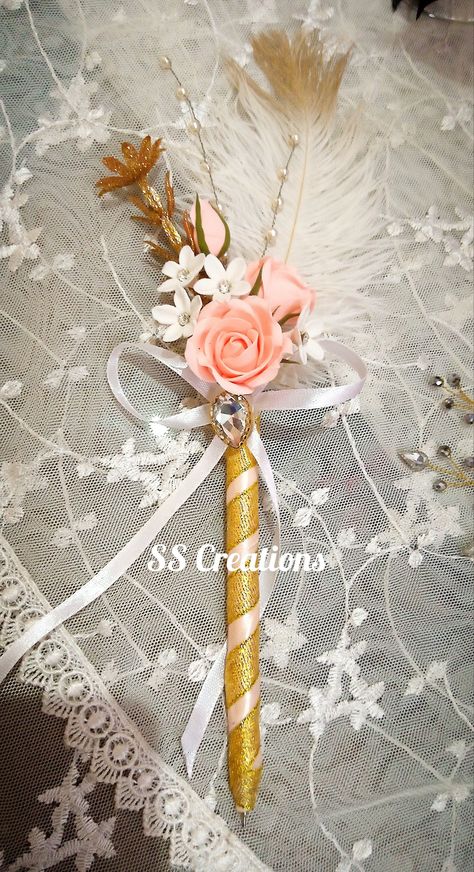 Nikha Pen Design, Nikah Accessories, Nikah Mirror, Nikkah Pen, Nikkah Decor, Nikah Pen, Diy Fall Wedding Decorations, Haldi Ceremony Decorations, Business Accessories