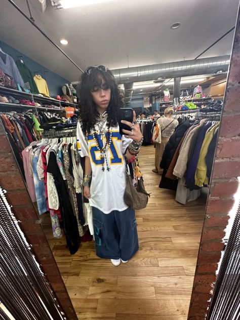 Light Blue Jorts Outfit, Homeless Core Outfit, Baggy Jersey Outfit, How To Style A Jersey, Y2k Skater Outfits, Bastardcore Outfits, Gifts For Tomboy, Loser Core Outfits, Masculine Female Outfits