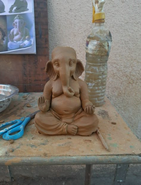 Easy Ganesha Making With Clay, Ganapati Making With Clay, Clay Ganpati Making, Ganpati Clay Art, Ganesh Murti Clay, Ganesh Idol Clay, Ganesha Idol Clay, Baby Ganesha Murti, Ganesha Craft