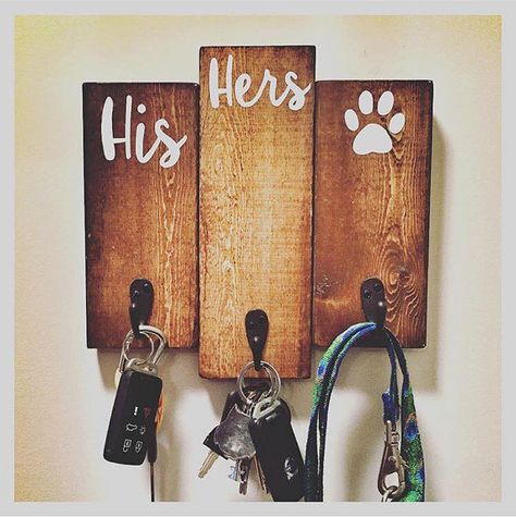 Wood Signs Wedding Gift, Painted Wooden Signs, Leash Holder, Engagement Gifts For Couples, Key Hooks, Décor Diy, Pallet Projects, Fishing Tips, Dog Paws