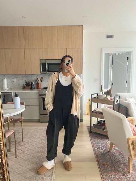 Black Loose Overalls Outfit, Comfy Jumpsuit Outfit Winter, Lounge Overalls Outfit, Relaxed Jumpsuit Outfit, Hoodie And Jumpsuit Outfit, Free People Jumpsuit Styled, Free People Jumpsuit Outfit Spring, Free People Jumpsuit Outfit Black, Free People Jumper Outfit Winter