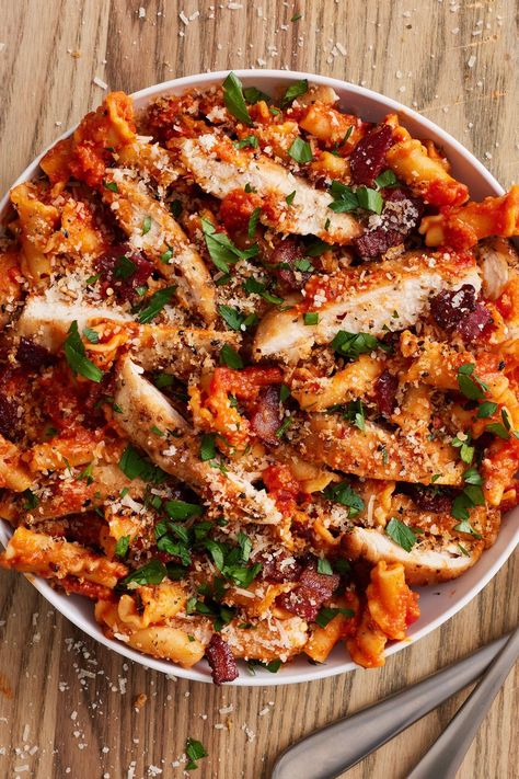 Chicken Parmesan Pasta - Delish.com Chicken Parm Pasta, Chicken Parmesan Pasta Recipe, Parm Pasta, Weeknight Dinner Pasta, Quick Chicken Dinner, Chicken Parmesan Pasta, Chicken Gnocchi, Parmesan Pasta, Chicken Parm