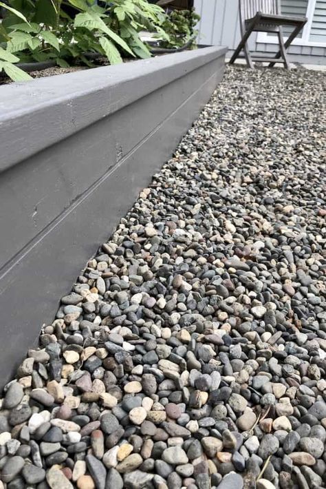 Raised Garden Bed Cover Ideas, Pea Gravel Garden, Pebble Patio, Healthy Garden Soil, Playground Landscaping, Pea Gravel Patio, Pebble Garden, Gravel Landscaping, Decorative Gravel