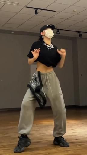 Orphanage Outfit, Dance Hip Hop Outfits, Dance Style Outfits Hip Hop, Dance Outfits Practice Hip Hop, Dance Practice Outfits Aesthetic, Dance Outfits Hip Hop, Hip Hop Outfits Dancers, Hiphop Dance Outfit, Street Dance Outfit