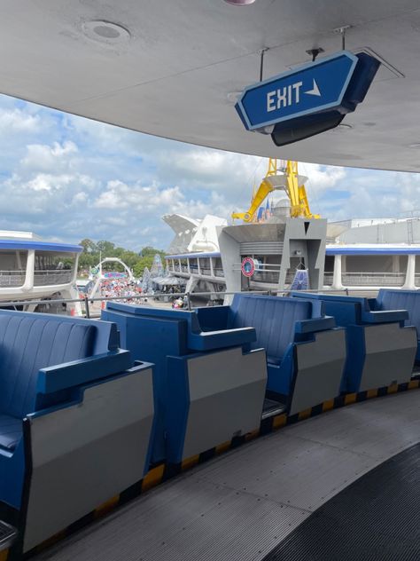 People Mover Disney World, Disneyland Aesthetic, Magic Kingdom Rides, Baby Grinch, Disney Classroom, Disney College Program, Disney Adult, Disney World Pictures, Disney Attractions