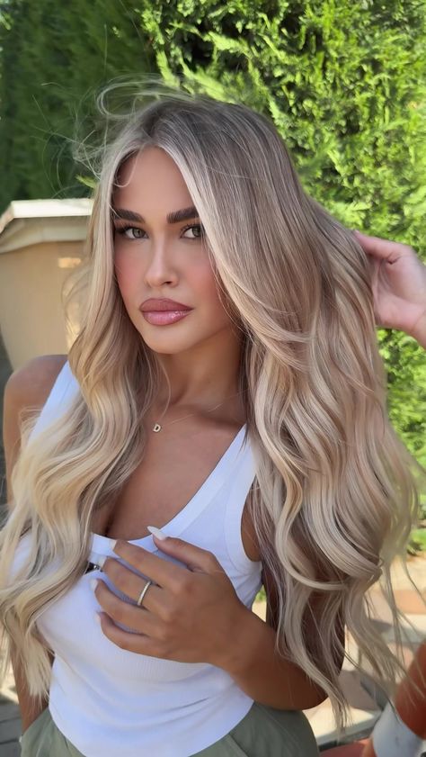 balayagehair Grown Out Blonde Balayage, Cool Blonde Hair Color Dark Roots, Blonette Hair Color, Blonde With Shadow Roots And Lowlights, Blonde Hair Inspired, Dark Root Smudge Blonde, Summer Bronde Haircolor, Blonde Ash Balayage, Long Blonde Extensions