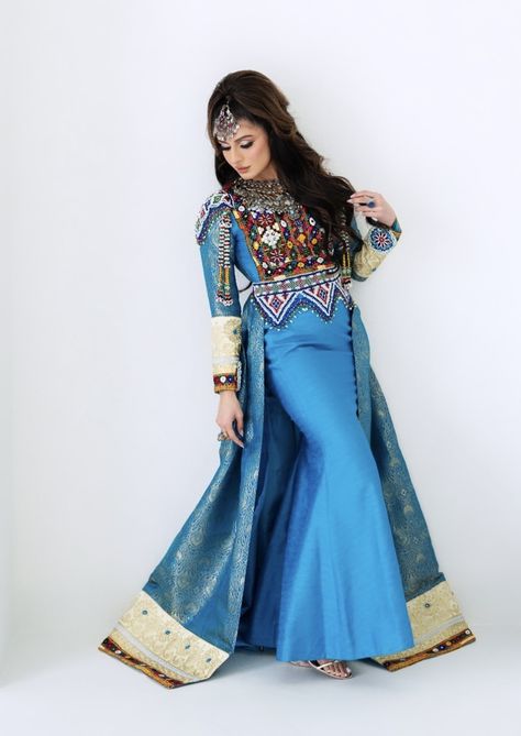 Afghan Traditional Dresses, Modern Afghan, Afghani Dresses, Afghani Clothes, Afghan Dress, Afghan Clothes, Afghan Dresses, Stylish Blouse Design, Arab Fashion