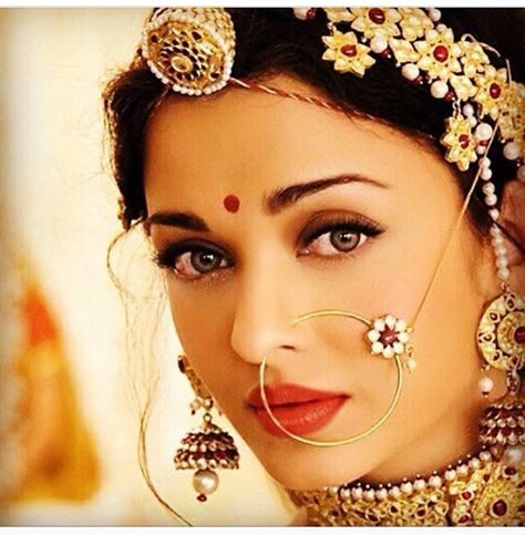 ******ZARAH******* Like our page https://www.facebook.com/zarahclothing/ ********************************************************** Aishwarya Rai Wedding, ऐश्वर्या राय, Wire Diy, Diy Pictures, Indian Woman, Pretty Faces, Desi Wedding, Indian Aesthetic, Bridal Jewellery Indian