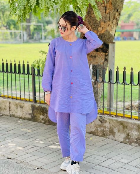 Astar Wale Suits Design, Cot Set Design For Women, Cot Sets Dress For Women, Plane Dress Design, Fashionable Activewear, Simple Dress Casual, Trendy Shirt Designs, Pakistani Fashion Casual, Stylish Short Dresses