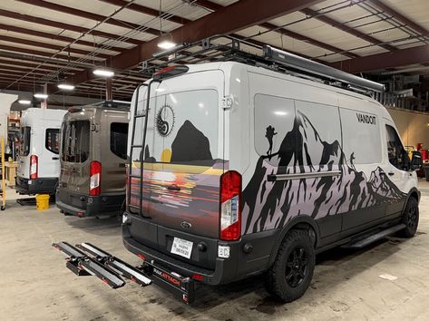 Camper Exterior, Sprinter Motorhome, 4x4 Camping, Minivan Camper Conversion, Custom Camper Vans, Diy Van Conversions, Cargo Trailer Conversion, Ford Transit Camper, Camper Art