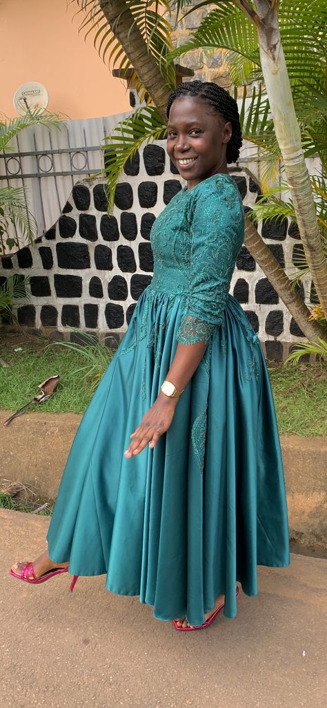 Choir Uniforms, Shweshwe Dresses Patterns, Dresses Patterns, Elegant Silk Dresses, Shweshwe Dresses, African Fabric Dress, Modest Dresses Fashion, African Fashion Skirts, Color Blocking Outfits