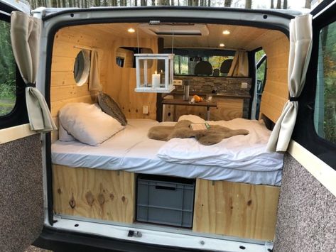 Buddies stellen sich vor: Bianca und ihr 2012er Ford Transit Campervan Ford Transit Custom Camper, Ford Transit Camper Conversion, Ford Transit Conversion, Ford Transit Campervan, Camper Beds, Ford Transit Camper, Transit Camper, Ford Transit Custom, Comfortable Camping