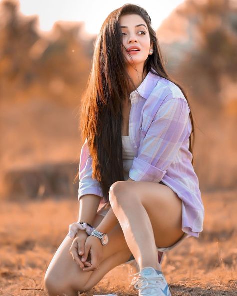 Arushi Sharma, Stylish Girls Dp, Photoshop Fail, Bad Girls Club, Female Portraits, Beautiful Lady, Shraddha Kapoor, Aesthetic Guys, Couples Poses For Pictures