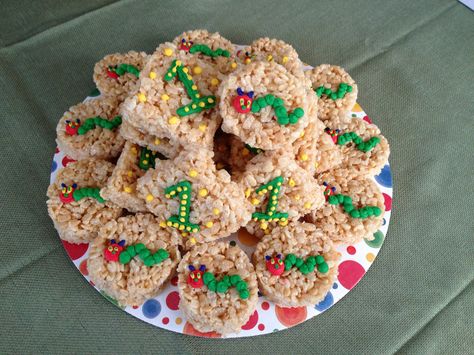 Very hungry caterpillar Rice Krispie treats... Hungry Caterpillar Treats, Hungry Caterpillar Desserts, Caterpillar Party, Hungry Caterpillar Party, Baby Boy Birthday, Rice Krispie Treats, Rice Krispie, Very Hungry Caterpillar, Very Hungry