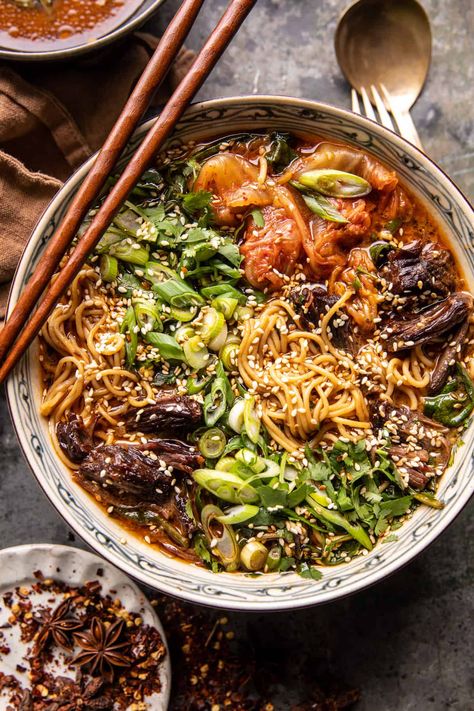 Spicy Short Rib Peanut Ramen, Short Rib Ramen, Peanut Ramen, Koreansk Mad, College Recipes, Half Baked Harvest Recipes, Beef Dinners, Short Rib, Harvest Recipes