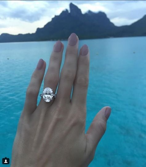 Expensive Engagement Rings, Kays Engagement Ring, Caroline Wozniacki, Stacked Wedding Rings, Engagement Celebration, Celebrity Engagement Rings, Ring Trends, Oval Engagement, Australian Open