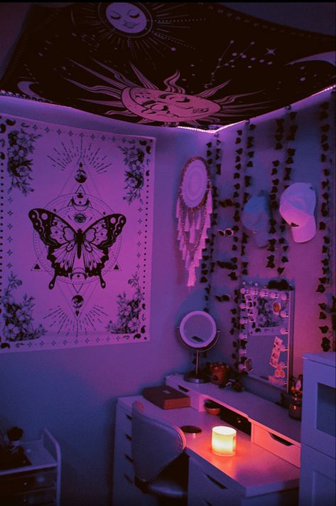 Euphoric Room Aesthetic, Room Inspo Trippy, Room With Purple Walls Aesthetic, Blacklight Bedroom, Room Ideas Aesthetic Trippy, Trippy Rooms Aesthetic, Witchy Bedroom Aesthetic, Witchy Bedroom Aesthetic Purple, Trippy Apartment