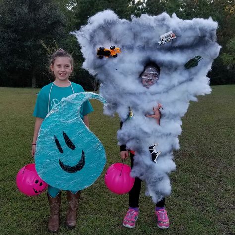 Wizard Of Oz Tornado, Tornado Costume, French Kids, Diy Halloween Costumes For Kids, Homemade Halloween, Costume Diy, Halloween Costumes For Kids, Diy Costumes, Rain Drops