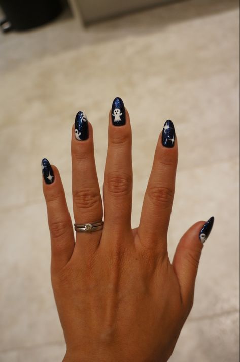 Navy Blue Halloween Nails, Navy Halloween Nails, Dark Blue Halloween Nails, Navy Blue Nails With Design, Fall Nails Navy Blue, Halloween Nails Blue, Dark Blue Fall Nails, Nail Art Navy Blue, Navy Blue Fall Nails