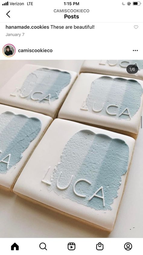 Minimal Cookie Decoration, Ombre Cookies Royal Icing, Blue Royal Icing Cookies, Light Blue Cookies, Neutral Cookies Decorated, Modern Cookies Decorated, Elegant Royal Icing Cookies, Cookies With Names On Them, Royal Icing Cookies Designs Simple