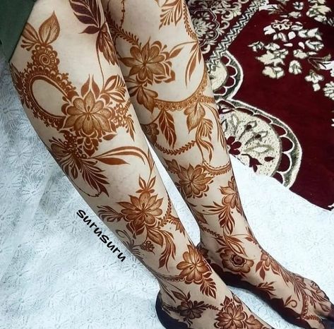 Leg Mehndi Design, Back Hand Mehndi Design, Legs Mehndi, Mehndi Designs Simple, Back Hand Mehndi, Khafif Mehndi Design, Leg Mehndi, Hand Mehndi Design, Legs Mehndi Design