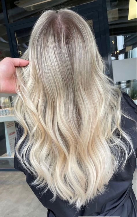 #freelights #keşfet #keşfetteyiz #fyp #qualiskuaför #curtainbangs #freshcut #ghostcut #ombre #haircut #ankara #kuaför #brushlight #hair #myfavorite Hair Color Shades, Hair Colors, Color Shades, Hair Ideas, Ankara, Hair Inspiration, Blonde Hair, Hair Makeup, Hair Color