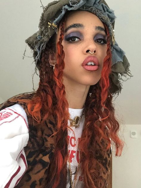 Fka Twigs, Hair Reference, Charli Xcx, Demi Lovato, Up Girl, Mode Inspiration, Maquillaje De Ojos, Hair Inspo, Style Icons