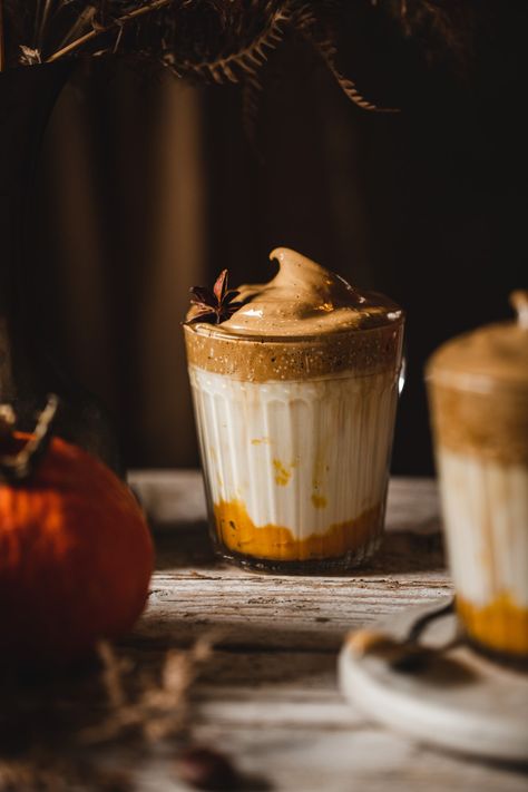 Pumpkin Spice Recipe, Makes No Sense, Homemade Pumpkin Spice, Natural Alternatives, Winter Dinner Recipes, Chocolate Bomb, Coffee Uses, Homemade Pumpkin, Spice Recipes