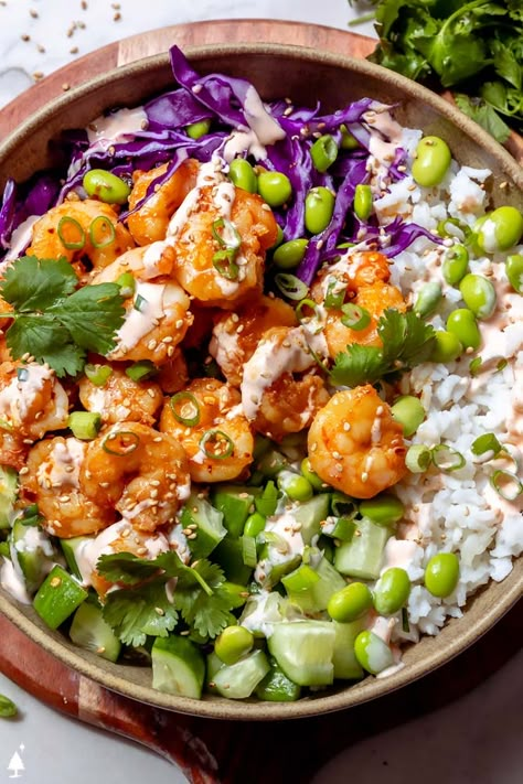 Shrimp Poke Bowl {Easy Shrimp Bowl Recipe!} - Little Pine Kitchen Poke Bowl Easy, Shrimp Poke Bowl Recipe, Shrimp Bowl Recipe, Shrimp Poke Bowl, Sriracha Mayo Sauce, Sweet And Spicy Shrimp, Shrimp Bowl, Poke Bowl Recipe, Bowl Meals