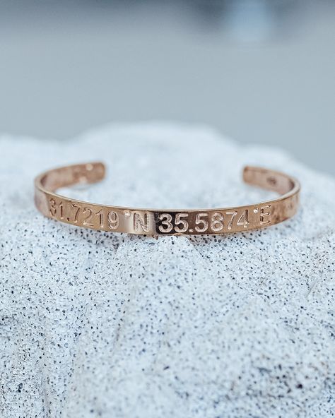 ✨Slim Nile Cuff bracelet with an open cuff 💫 A minimalist accessory that can accommodate huge feelings, memories and sensations. Special coordinates or a phrase on the bracelet will make it a unique symbol of important moments in your life. A perfect gift or personal memento that will always be with you, reminding you of the most precious things ❤️ #gold #jewelry #coordinatescollection #mycoordinates #coordinates #jewelrywithcoordinates Unique Symbols, Minimalist Accessories, Cuff Bracelet, Always Be, Gold Jewelry, Cuff, Perfect Gift, In This Moment, Bracelet