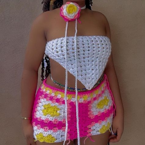 Crochet floral ruffles skirt set (skirt and halter... - Depop Crochet Skirt And Top Set, Crochet Bathsuit, Crochet Ruffle Skirt, Cute Crochet Tops, Boho Baddie, Crochet Skirt Set, Crochet Sets, Instagram Baddies, Crochet Granny Stitch