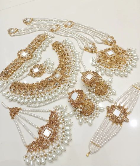 Nikkah Jewelry Set, 1 Tola Gold Set Designs, Nikkah Jewellery, Nikah Jewellery, Gold Set Designs, Latest Gold Necklace, Gold Set Design, Pakistani Necklace, Gold Necklace Design