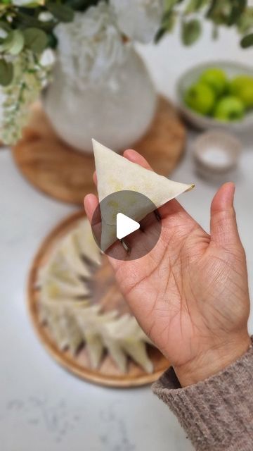 22K views · 1K likes | Afia | Afelia's Kitchen on Instagram: "**HOW TO FOLD A SAMOSA - SAVE NOW**  Sharing this real time video showing you all how to fold a samosa as it can be hard to figure out the steps when videos are sped up, so hope this real time version helps. For the recipe to the filling, follow the link in my profile or search for 'Afelia's Cheat Tortilla Lamb Samosas', using your web browser, the filling is a 'throw it all into the pan' kinda recipe so very quick to make.  To glue the samosas I use flour mixed with water or a whisked egg. I always say practise makes perfect, so if this is one of those jobs you're just not very good at, keep at it. 😊 Af  #afeliaskitchen #samosas #howtofoldasamosa #ramadansnacks #ramadan2024" Samosa With Tortilla, How To Fold A Samosa, How To Fold Samosas Step By Step, How To Make Samosas Step By Step, Samosa Platter, Tortilla Samosa, How To Fold Samosas, Samosa Filling Recipe, Veg Samosa