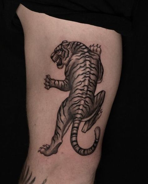 Fun Tattoo, Neo Trad Tattoo, Tiger Tattoo, Tattoo Ideas Design, Armband Tattoo, Angel Tattoo Men, Black And Grey Tattoos, Big Tattoo, Tattoos For Men