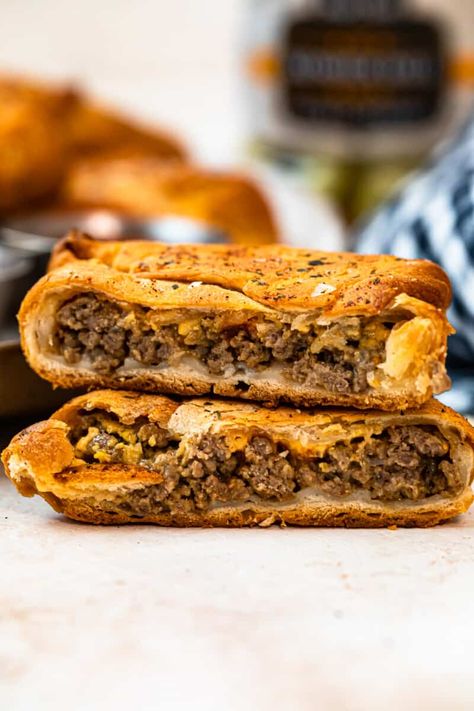 Beef Crescent Rolls, Cheeseburger Hand Pies, Burger Recipes Beef, Slow Cooker Italian Beef, Beef Pot Pies, Cheeseburger Pie, Pot Pie Filling, Recipes With Ground Beef, Hand Pie Recipes