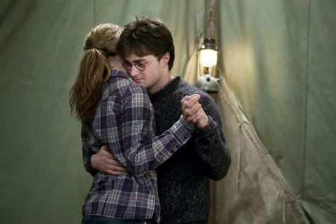 Harmony Harry Potter, Harry Potter Ron And Hermione, Deathly Hallows Part 1, Harry And Hermione, Harry Potter Deathly Hallows, Harry Potter Scene, Harry Potter Hermione, Harry Potter Pictures, Harry Potter Films