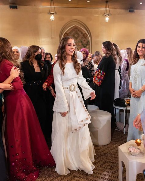 Princess Iman Of Jordan, Jordanian Dress, Princess Iman, Royal Jordanian, Royal Wedding Gowns, Jordan Dress, Henna Party, Queen Rania, Royal Outfits