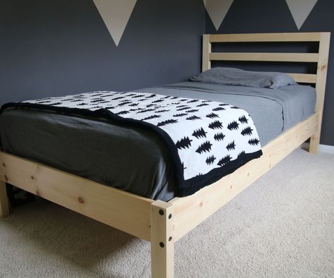 Twin Bed Frame Diy, Diy Twin Bed Frame, Diy House Bed, Diy Twin Bed, Girls Twin Bed, Cottage Remodel, Bed Frame Plans, Kids Bed Frames, Floating Bed Frame