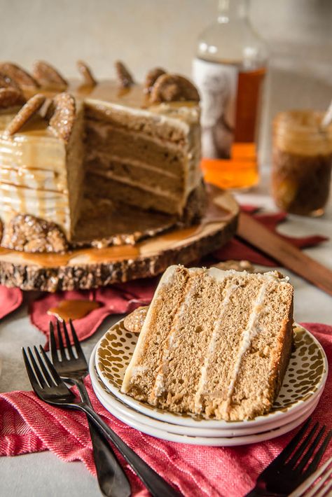 Boozy Bourbon Caramel Spice Cake - Sugar and Soul Caramel Spice Cake, Booze Cakes, Unique Thanksgiving Desserts, Caramel Bourbon, Booze Cake, Delicious Thanksgiving Desserts, Bourbon Cake, Bourbon Caramel, Fall Cake Recipes