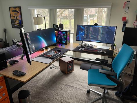 Setup Inspiration, Idea Bedroom, Computer Desk Setup, Video Game Room Design, Desktop Setup, Video Game Rooms, Bedroom Setup, Gaming Room Setup, Inspiration Photo