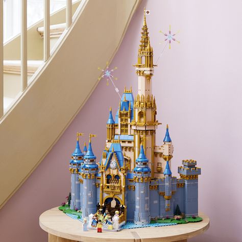 Castle Display, Disney Lego Sets, Lego Disney Castle, Disney Lego, Disney House, Disney Room, Disney Rooms, Funko Pop Toys, Lego Craft