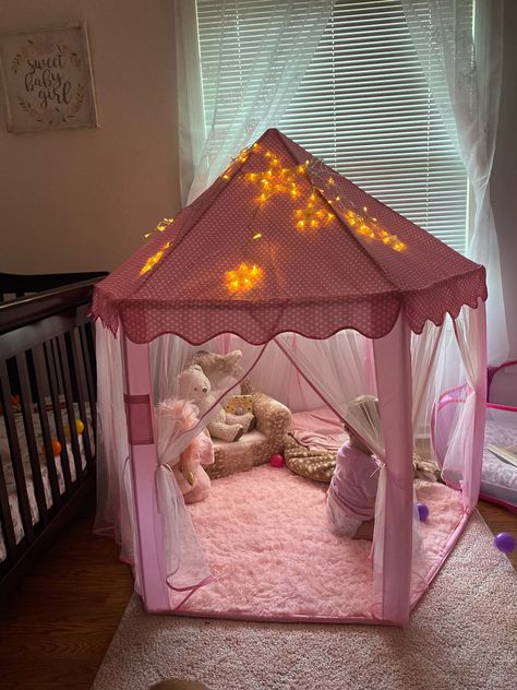 Princess Tent Ideas, Princess Tent Party, Toddler Girl Princess Bedroom, Princess Room Toddler, Kids Tent Decoration Ideas, Princess Room Ideas Toddler, Kids Princess Room, Princess Bedroom Ideas Toddler, Princess Toddler Room